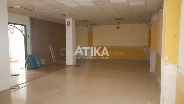 LOCAL COMERCIAL CON EXTRACCIÓN DE HUMOS EN ZONA SAN JOSÉ - foto 3