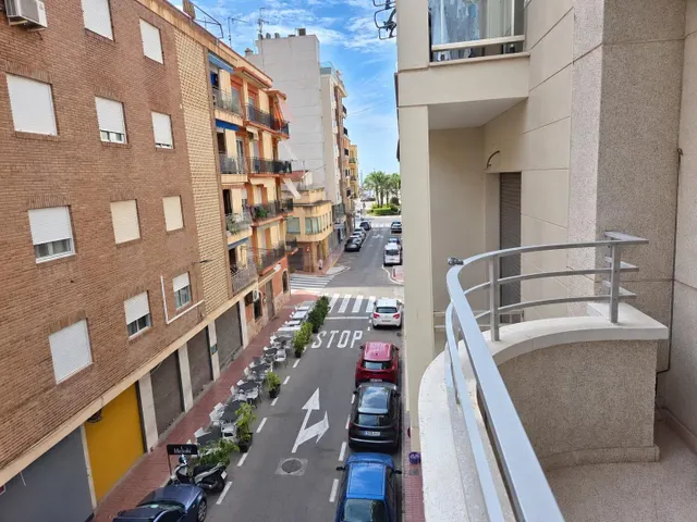 Amplio piso de 3 habitaciones junto a la Glorieta y el puerto de Santa Pola — 13