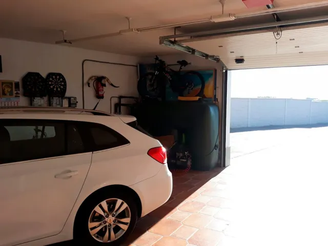 Urbis te ofrece un chalet independiente en venta en Urbanización El Pajarón, Villamayor. — 13