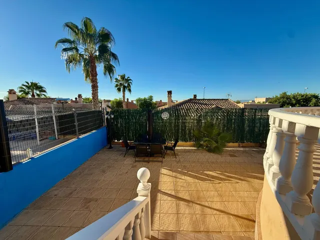 Espectacular villa independiente con piscina privada — 8