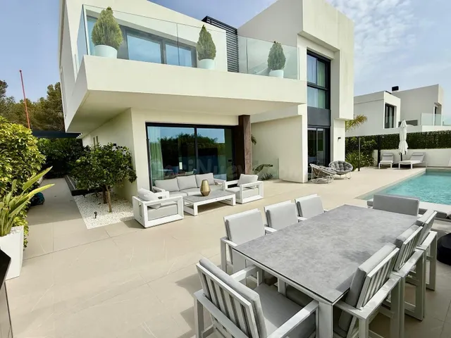 EXCLUSIVA VILLA MODERNA CON VISTAS - foto 5