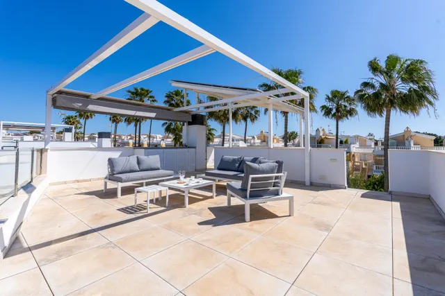 Villa independiente con piscina privada, solárium y vistas a la laguna en Moncayo — 13