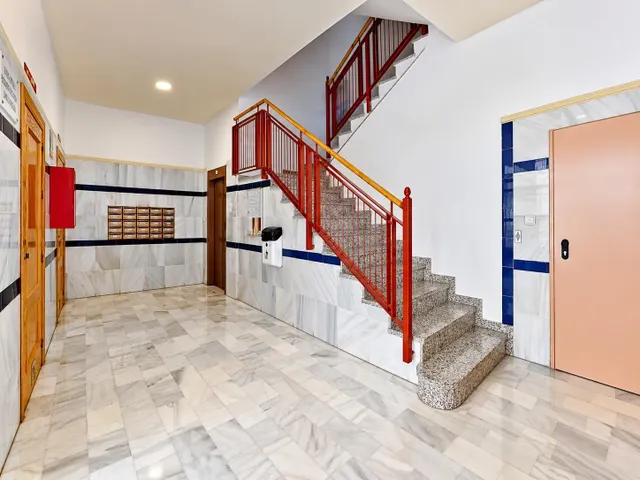 Bonito piso exterior y luminoso de dos dormitorios, baños y aseo en Albolote junto al metro y con plaza de garaje — 36