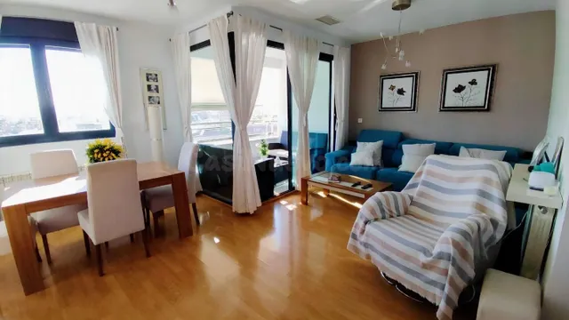 Espectacular Piso en Alquiler en Granada – Ideal para Funcio - foto 4