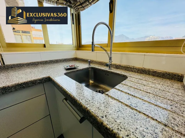 Piso de lujo en primera línea de playa Levante con 3 habitaciones y 2 baños. Exclusivas360 Benidorm — 29