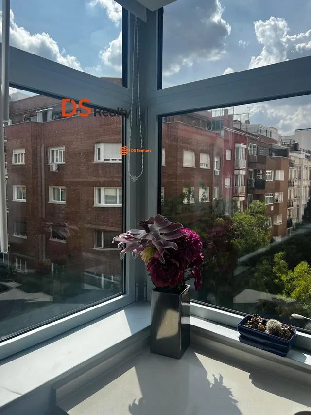 PISO EN ALQUILER EN CALLE GENERAL ORAA — 24