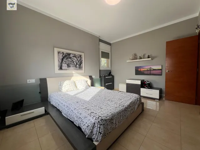 ESPECTACULAR CASA CON PISCINA — 37