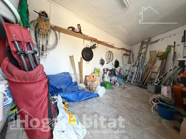 CHALET CON PISCINA, GARAJE Y TERRAZA — 37