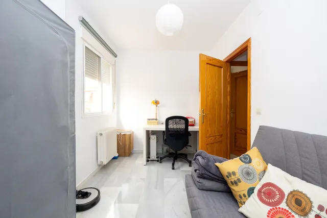Piso 2 dormitorios, garaje y ascensor a la entrada de la Zubia, junto Ayuntamiento.  Perfecto estado — 11