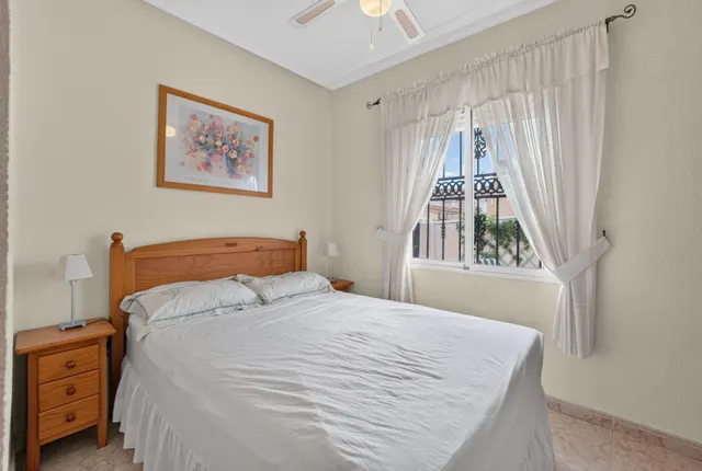 Serena V – Adosado tipo Quad con 3 dormitorios, jardín, piscina comunitaria y parking privado en Los Altos — 17