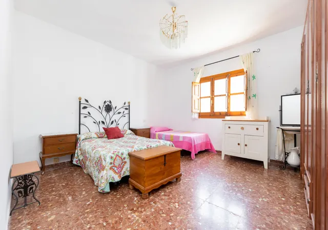 Chalet en zona residencial de Deifontes — 24