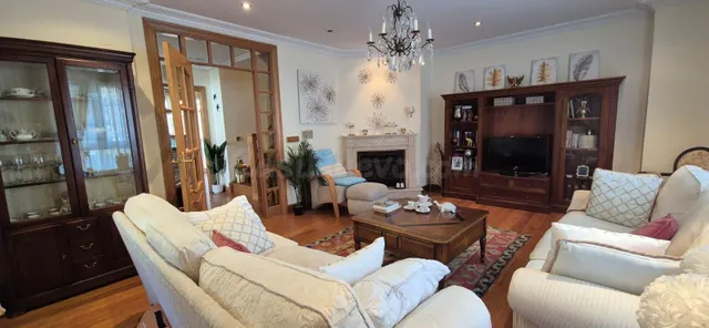 Chalet adosado en Laredo - foto 3