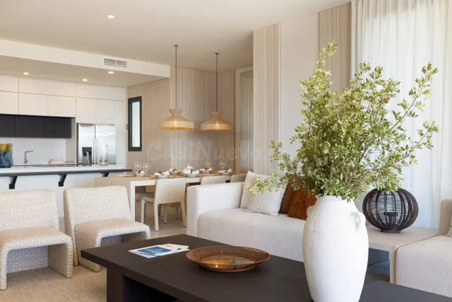 Ático de tres dormitorios en Estepona con terraza y vistas a - foto 5