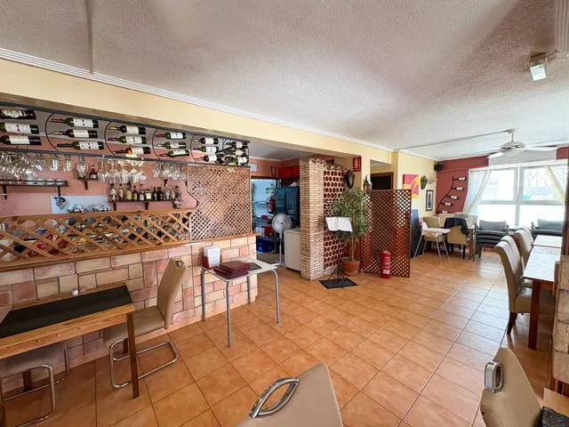 Local comercial en venta - La veleta — 11