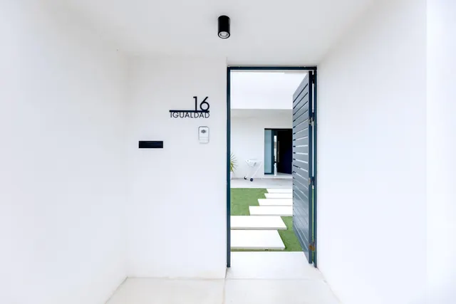 Bonita casa independiente de reestreno en zona residencial de la Zubia — 10