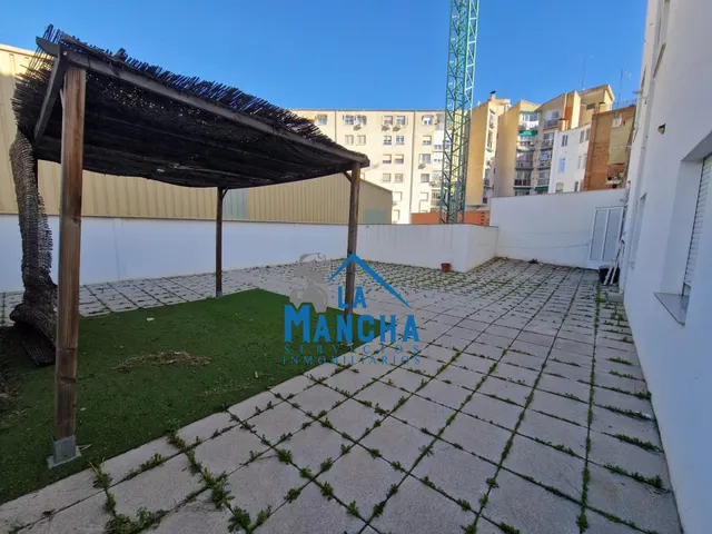 *750€ al mes* inmobiliaria la mancha alquila piso con garaje en el centro de Albacete — 10