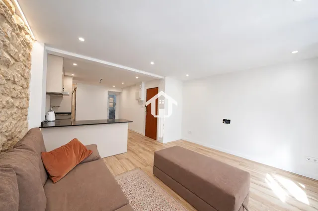Entreplanta totalmente reformada con 2 patios en exclusiva en zona benalúa de Alicante — 12