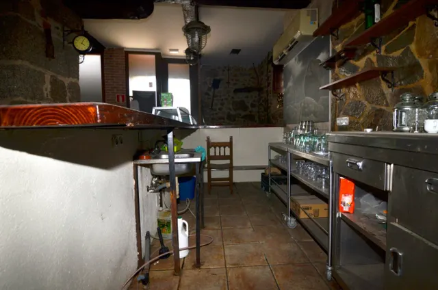 Urbis te ofrece un magnífico local comercial disponible en el centro de Béjar (Salamanca) — 8