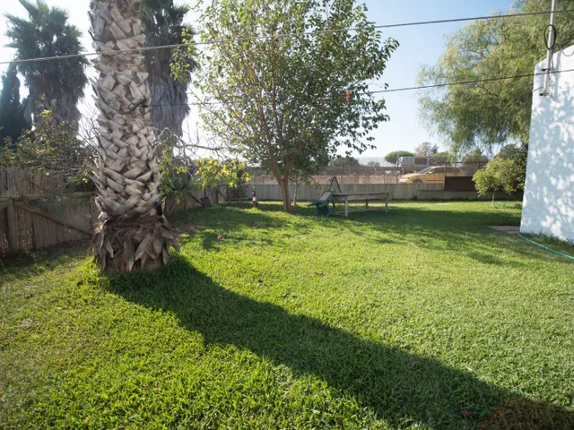 FINCA RÚSTICA CON ARBOLES FRUTALES Y CUADRA DE CABALLOS — 19