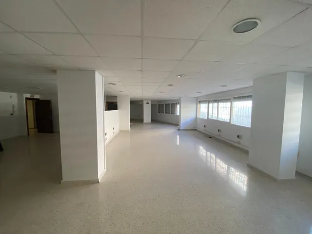 ¡OPORTUNIDAD ÚNICA! LOCALES COMERCIALES DISPONIBLES EN EL EDIFICIO PÉREZ BLÁZQUEZ – ALGECIRAS — 16