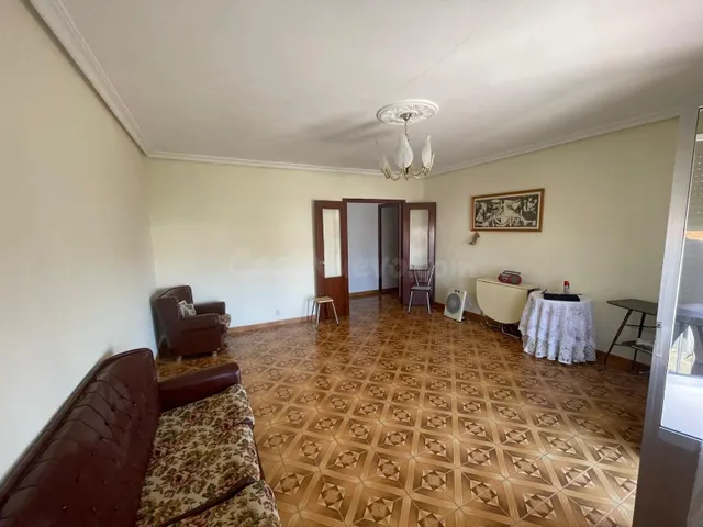 PISO LUMINOSO CON COCHERA DE 30 METROS EN ARROYO DE LA LUZ - foto 2