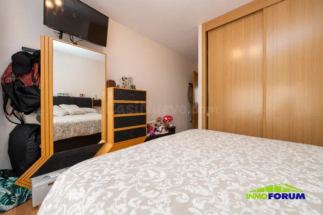 Luminoso piso de 3 dormitorios, 2 baños, garaje y trastero. - foto 4