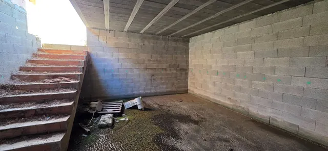 Finca rústica de 14.741 m2 con casa de campo por terminar, en un entorno tranquilo a 5 km del mar — 18
