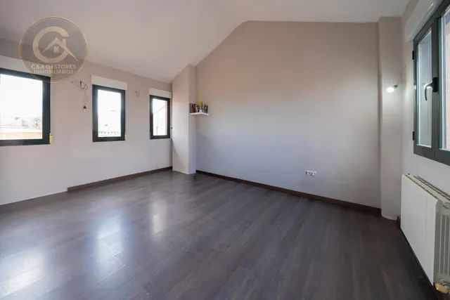 Un  nuevo hogar en Ogíjares: espacio para vivir, disfrutar y compartir — 28