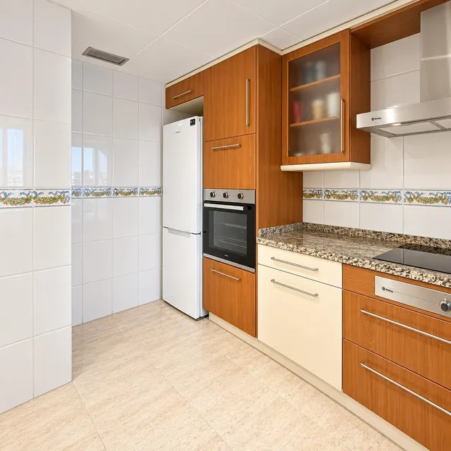 EXCLUSIVA VIVIENDA DE 135 m2 CON 3 habitaciones, GARAJE INCLUIDO Y ZONAS AJARDINADAS EN PENYA-ROJA – AVENIDA DE FRANCIA — 11