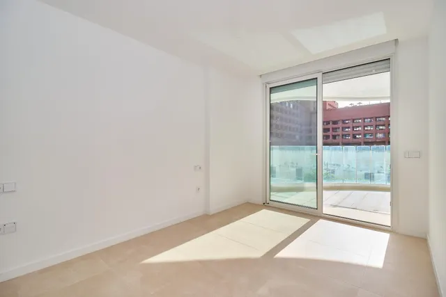 Apartamento  de 2 dormitorios y 2 baños , a estrenar en  pleno centro de Fuengirola. — 22