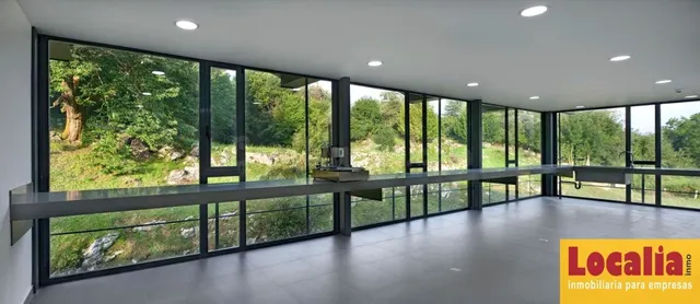 Venta de singular nave con terreno en Ramales - foto 4