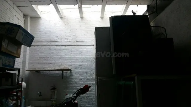 LOCAL COMERCIAL EN VENTA DIÁFANO CON TIENDA, ALMACÉN Y OFICI - foto 3