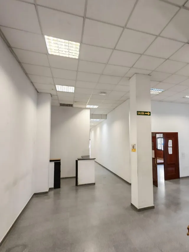 Exclusivo local comercial de 391,46 m2 en pleno centro de Al - foto 4