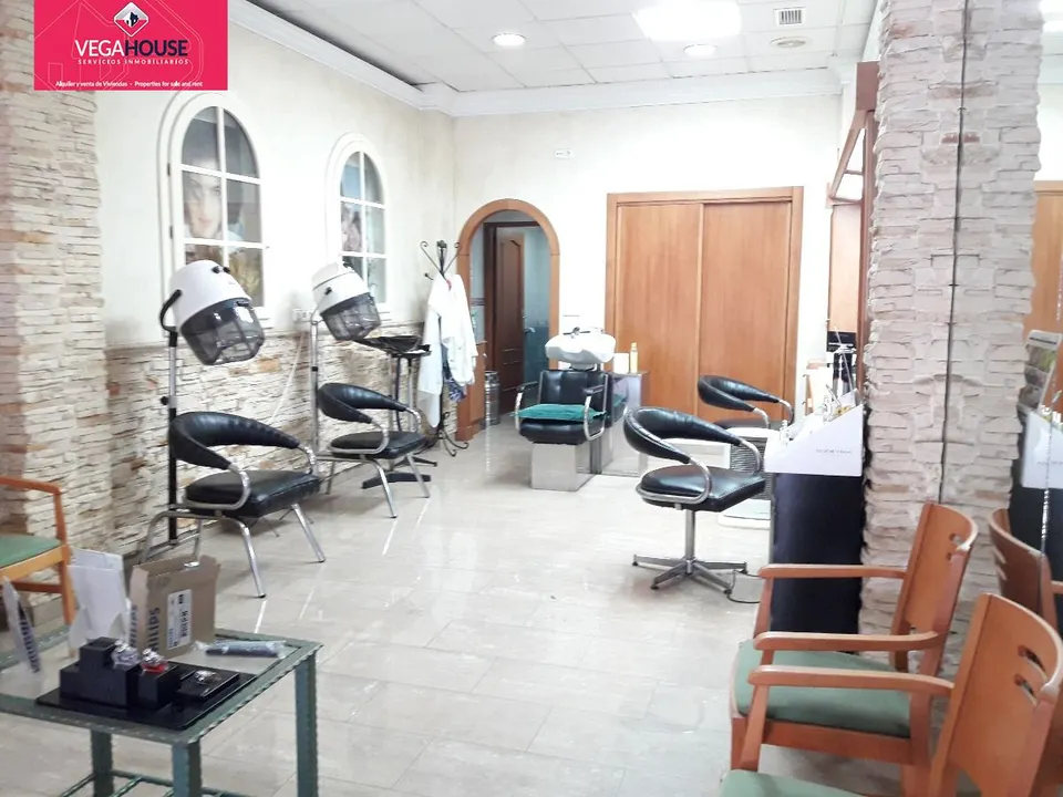 SE VENDE BAJO COMERCIAL EN ORIHUELA
