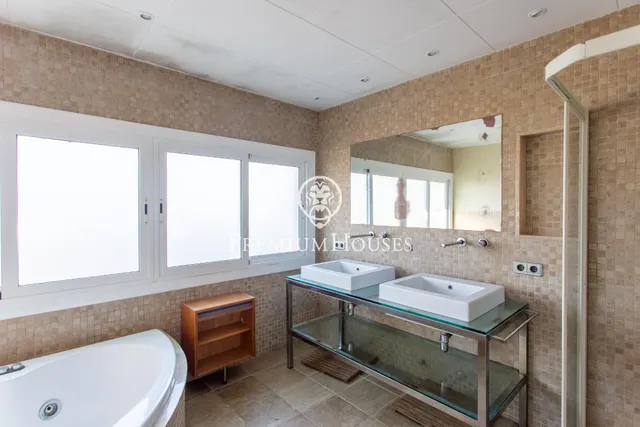 Majestuosa propiedad única en venta en Cabrera de Mar — 40