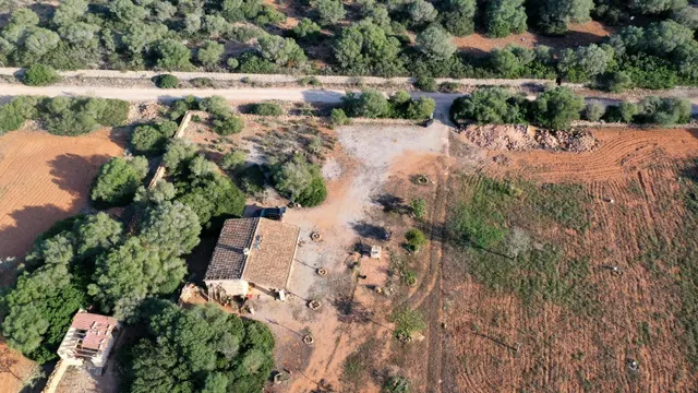 Finca rústica de 35.000 m2 con casa y porche en Llucmajor — 6