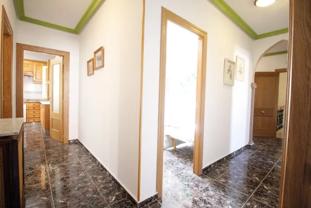 EXCELENTE CASA EN EL CENTRO DE BAZA!!!! — 34