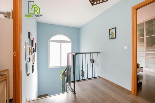 ¡Tu nuevo hogar te espera en Churriana de la Vega! Casa adosada con patio, garaje y futura parada de metro a pocos pasos. — 15