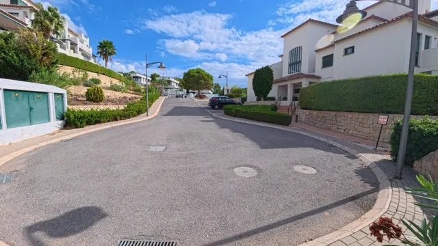 Apartamento de planta baja de esquina con 2 dormitorios con jardin y vistas parciales al mar — 31
