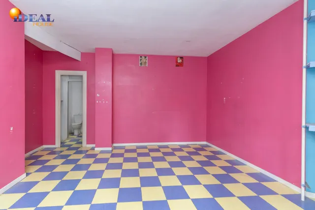 Local comercial en venta en calle agustina de aragón — 8