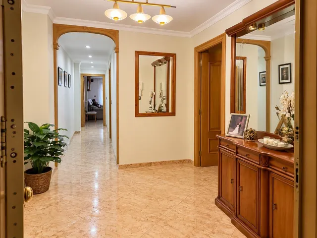 AMPLIO PISO REFORMADO DE 4 habitaciones CON BALCÓN Y ASCENSOR EN PICASSENT — 10
