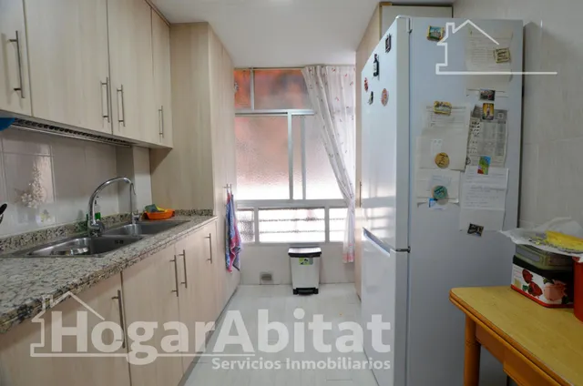 Gran amplitud y luminosidad en este piso exterior con terraza en urbanización vallada — 9