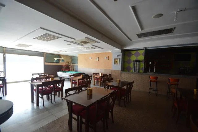 LOCAL ADAPTAT COM A CAFETERIA, EN VENDA *  VILANOVA DEL CAMÍ - ESTACIÓ — 3