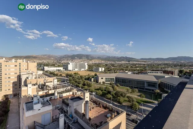 Ático dúplex en Campus de la Salud — 6
