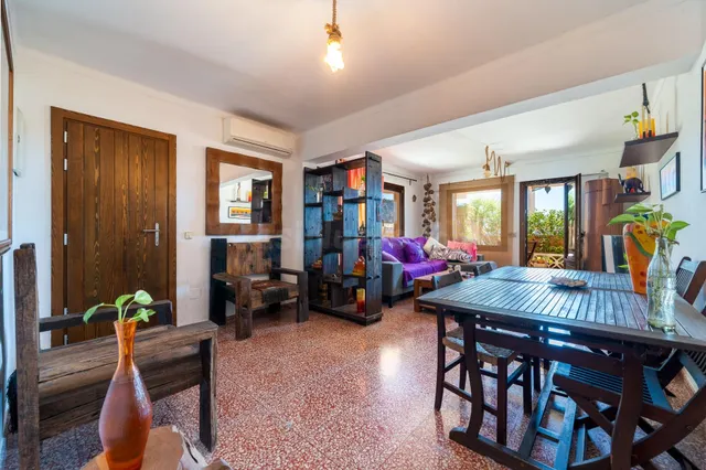 Encantadora planta baja a escasos metros del mar en Cala Gam - foto 4