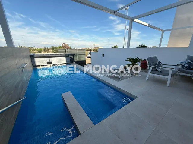 FANTASTICO CHALET ADOSADO DE RECIENTE CONSTRUCCIÓN EN ROJALE - foto 3