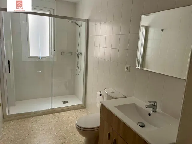ALQUILER PISO EN BADAJOZ, DETRAS HOSPITAL UNIVERSITARIO, PISO SIN AMUEBLAR, COCINA AMUEBLADA Y EQUIPADA, CLIMATIZADO, CON ASCENSOR Y GARAJE, LUMINOSO — 11