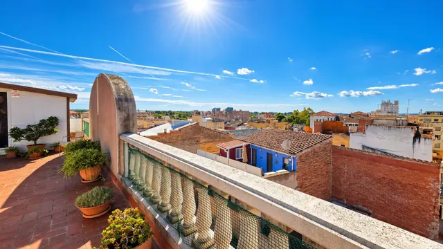 Ático dúplex de 5 dormitorios en el corazón de Valls con garaje privado y piscina — 48