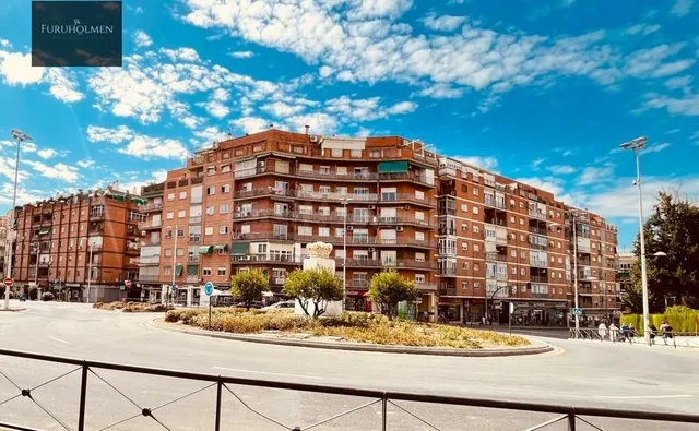 Gran ático reformado de cuatro dormitorios con magnífica ter