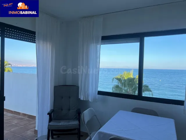 Impresionante Piso en Primera Línea de Playa en La Romanilla, Roquetas de Mar por €310.000 — 5